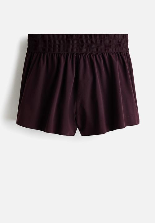 H&M - Layered sports shorts with pocket - chocolate plum