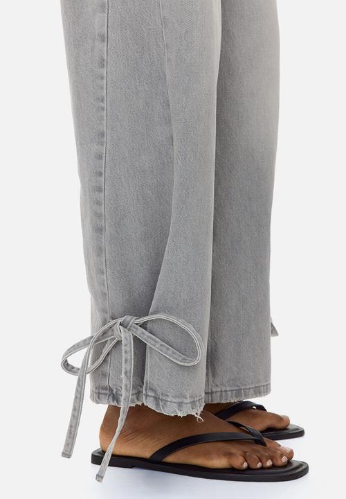 H&M - Barrel high waist ankle jeans - light denim grey