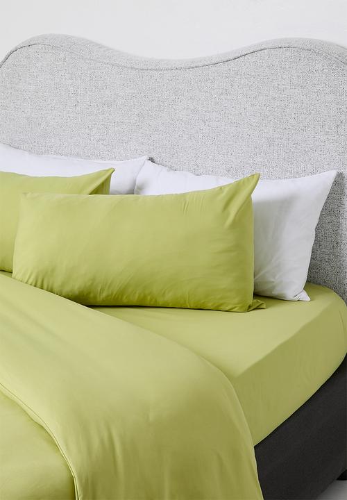 Sixth Floor - Recycled microfibre fitted sheet set Medow