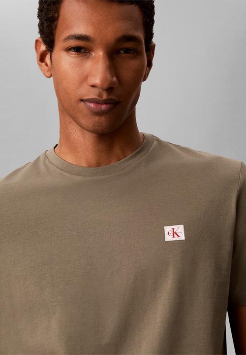 Calvin Klein - Badge 30S Jersey Classic T-Shirt-Dusty Olive-Dusty Olive