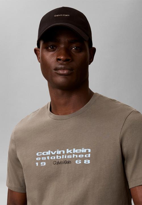 Calvin Klein - 30S Eu  Futur Graphic T-Shirt-Dusty Olive-Dusty Olive