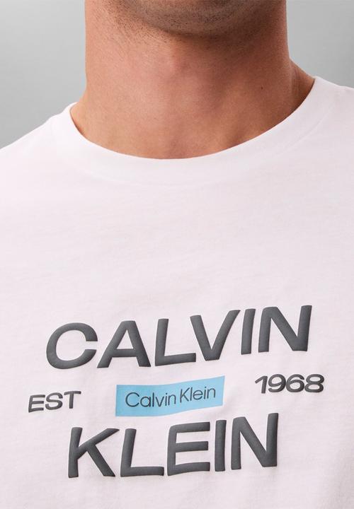 Calvin Klein - 20S Acid Wash Graphic Crewneck T-Shirt- Bright White