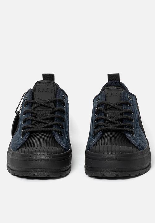 S.P.C.C - Surge Delta Lo Sneakers  - Navy