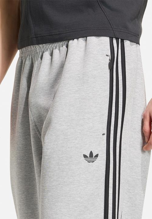 adidas Originals - Spacer Teamgeist 26 Cutline Open Hem Pants - Grey Heather/Blk
