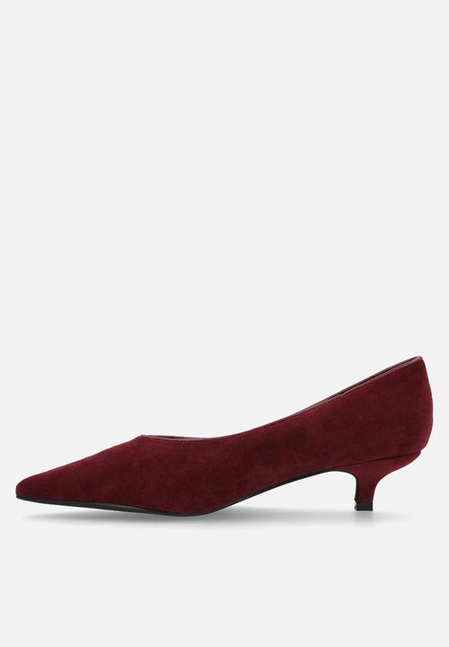 Raid London - Calla court heel - burgundy suede