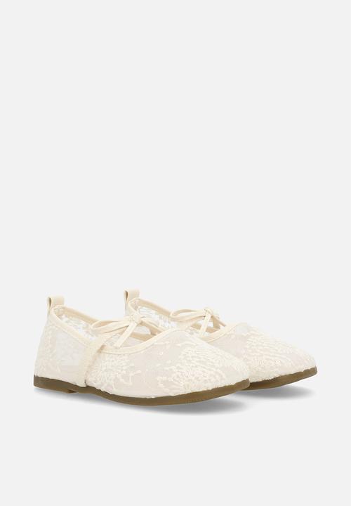 Pop Candy - Embroidered mesh square tip ballet flats - white