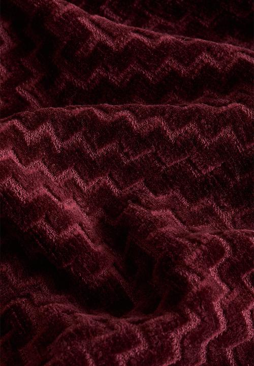 H&M - Textured bath towel - burgundy