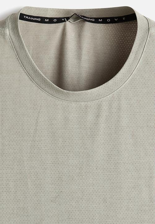 H&M - Regular fit sports vest top with drymove? - beige