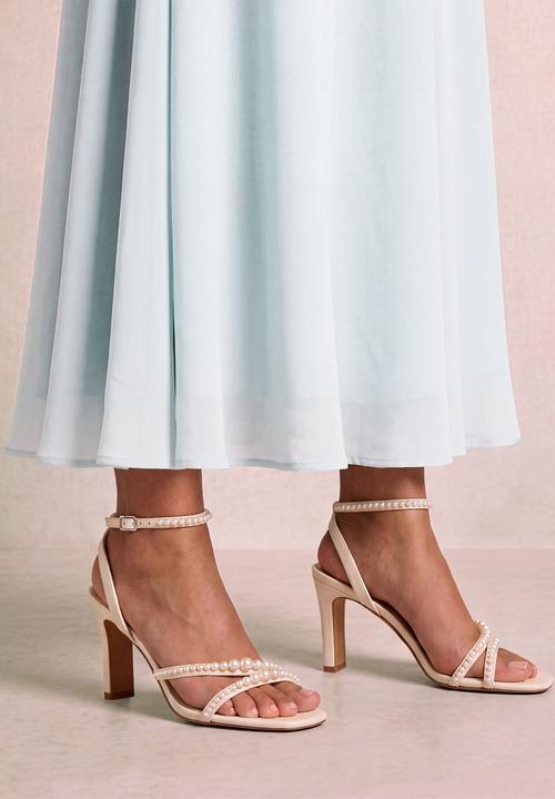 Forever New - Leighton pearl trim strappy heel in ivory