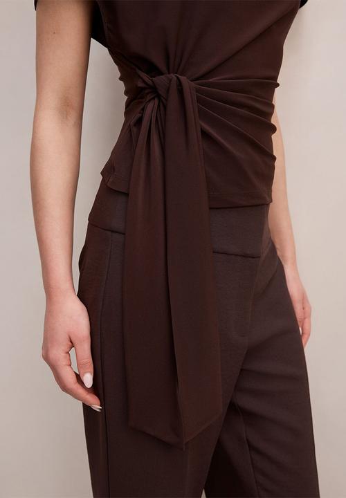 Forever New - Celine tie detail top in decadent chocolate
