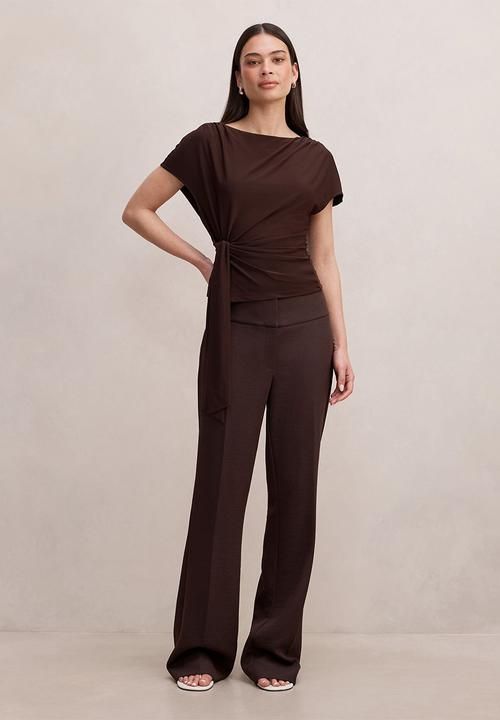 Forever New - Celine tie detail top in decadent chocolate