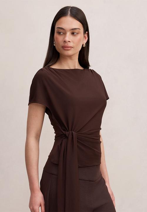 Forever New - Celine tie detail top in decadent chocolate