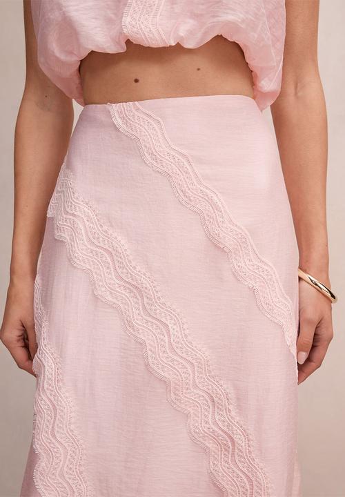 Forever New - Maeve lace detail skirt in primrose pink co-ord