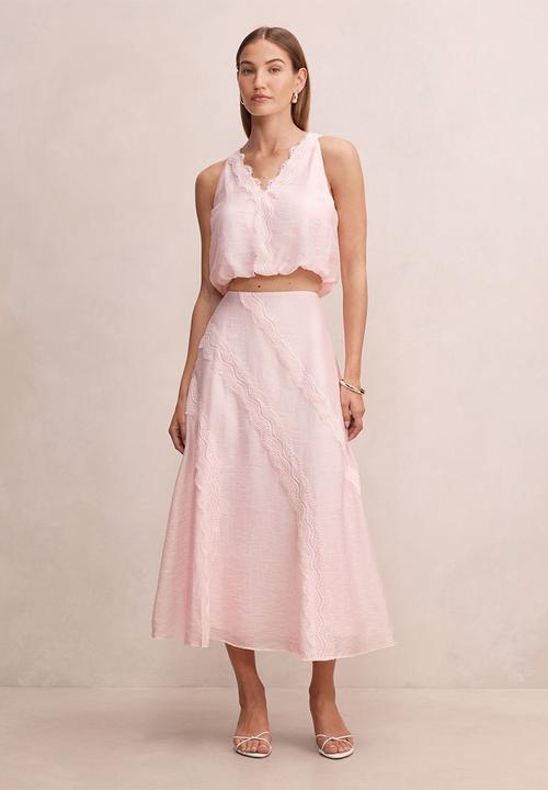 Forever New - Maeve lace detail skirt in primrose pink co-ord