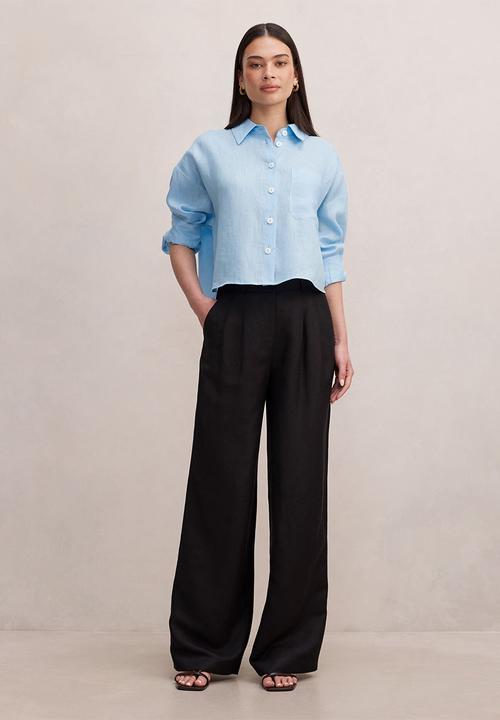 Forever New - Bowie cropped shirt in soft blue