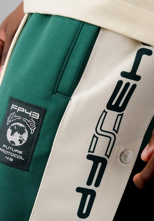 FP43 by S.P.C.C - P0W3RSL1D3 Woven Short  - Dark Green