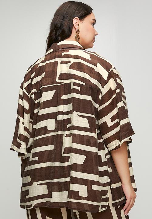Me&B - Plus Oversized Shirt Patch Pockets - Choc/Bananaprint