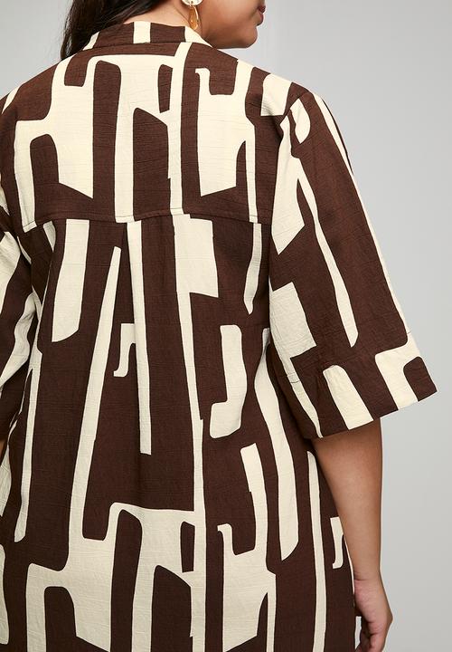 Me&B - Plus Bib Front Tunic Maxi Dress - Choc/BananaPrint