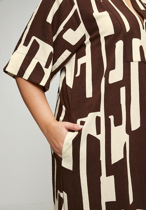 Me&B - Plus Bib Front Tunic Maxi Dress - Choc/BananaPrint