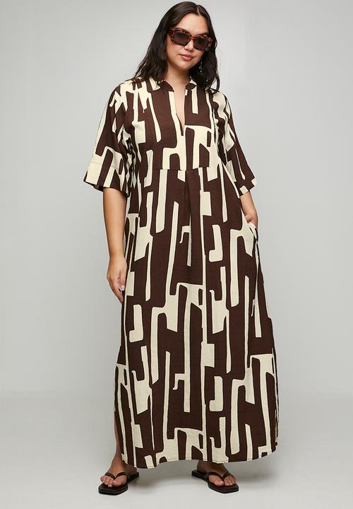 Me&B - Plus Bib Front Tunic Maxi Dress - Choc/BananaPrint