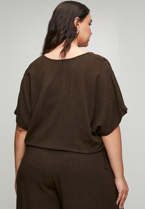 Me&B - Plus Perpex Button Detail Dolman Sleeve Top  - Dark choc