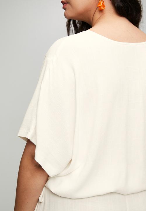 Me&B - Plus Perspex Button Detail Dolman Sleeve Top - Milk