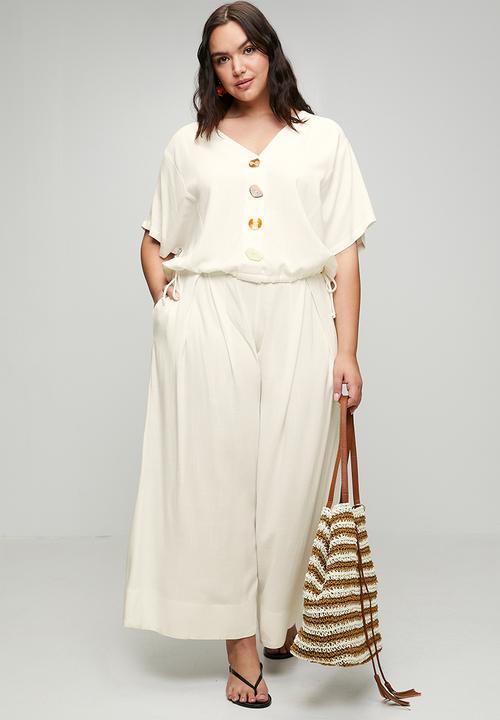 Me&B - Plus Perspex Button Detail Dolman Sleeve Top - Milk