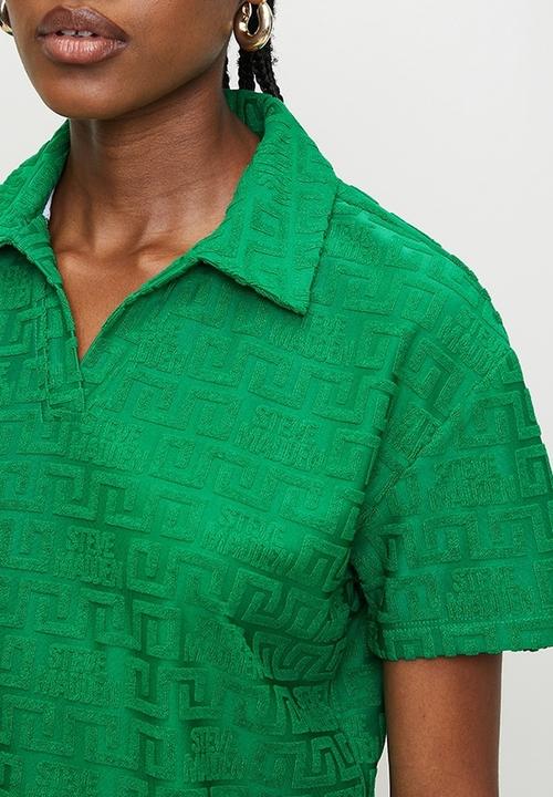 Steve Madden - Ladies tessa embossed logo top with collar - emerald green
