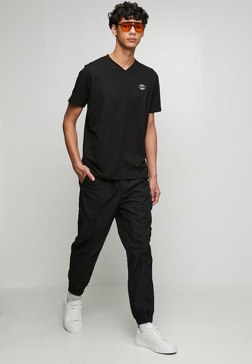 SOVIET - V-Neck Fashion T-Shirt - Black