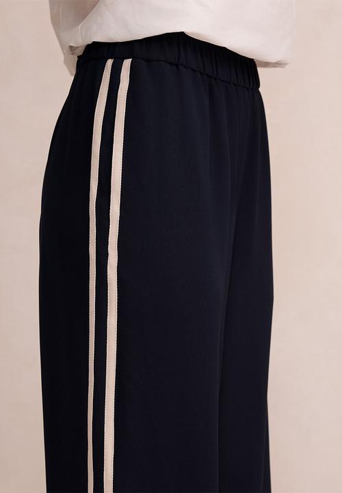 Forever New - Chloe side stripe wide leg pants in navy