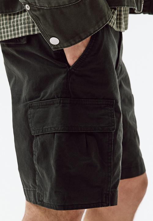 H&M - Relaxed fit cargo shorts - black