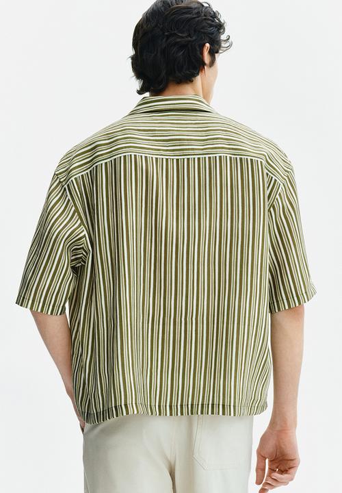 H&M - Relaxed fit resort shirt - dark khaki green/striped