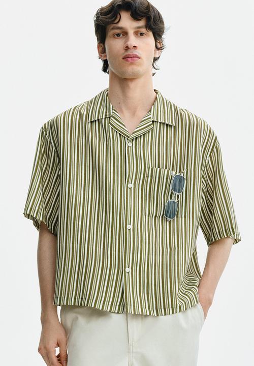 H&M - Relaxed fit resort shirt - dark khaki green/striped