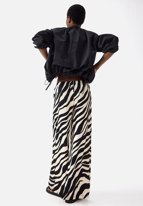H&M - Wide pull-on trousers - black/zebra print