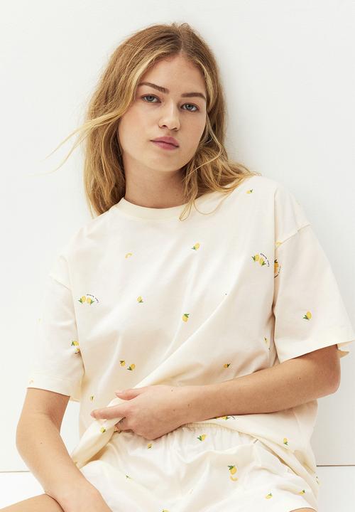 H&M - Printed pyjamas - cream/lemons