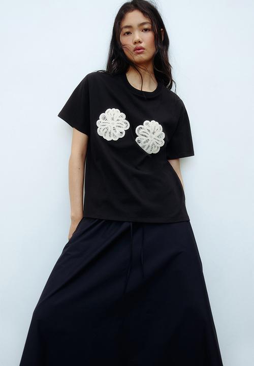 H&M - Appliquéd t-shirt - black/flowers