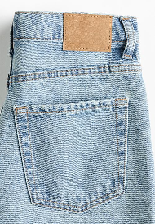 H&M - Raw-edge denim shorts - light denim blue