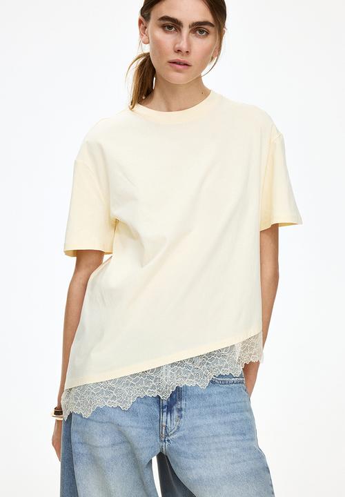 H&M - Asymmetric lace-trimmed t-shirt - light yellow