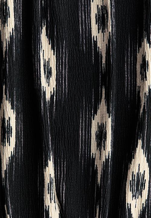 H&M - Crinkled tiered dress - black/patterned
