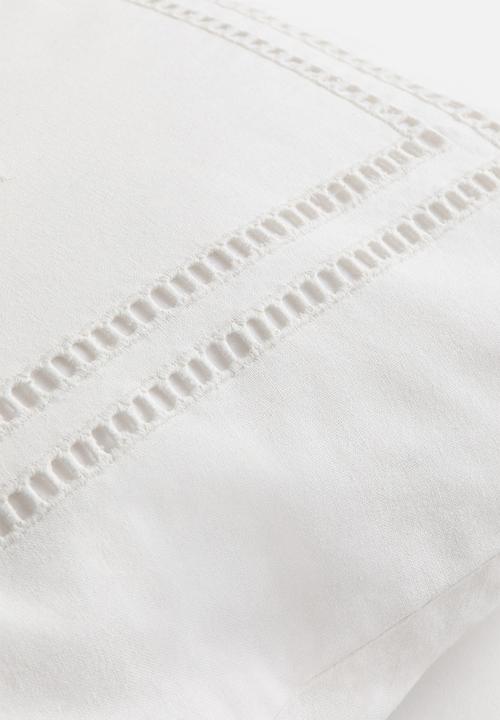 H&M - Broderie anglaise cushion cover - white