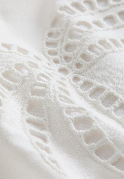 H&M - Broderie anglaise cushion cover - white