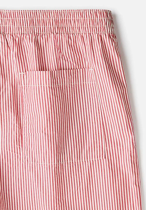 H&M - Regular fit cotton shorts - red/striped