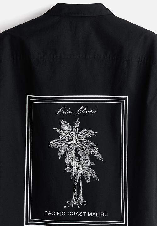H&M - Relaxed fit printed resort shirt - black/palm desert