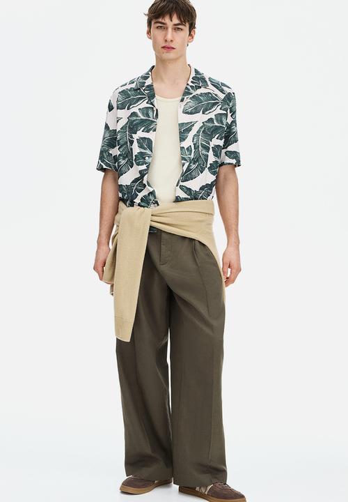 H&M - Regular fit resort shirt - white/plants