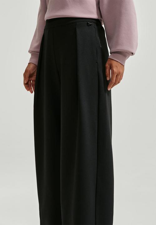 Nike - W Nk Df 24.7 ImpossiblySoft Wide Leg Pant Ess - Black/Dark Smoke Grey
