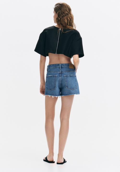 H&M - Raw-edge denim shorts - light denim blue