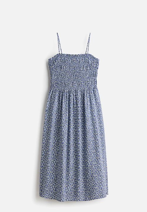H&M - Smocked strappy dress - blue/floral