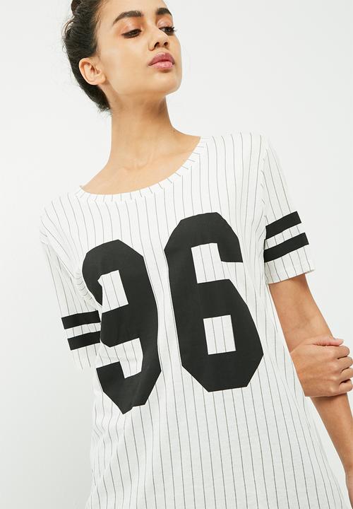 Jacqueline de Yong - College tee