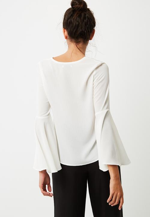 dailyfriday - Bell sleeve blouse