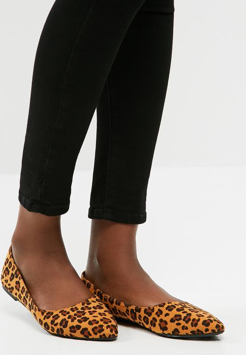 dailyfriday - Pointy toe pumps